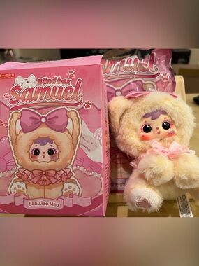 Samuel NIB yellow cat with pink bow